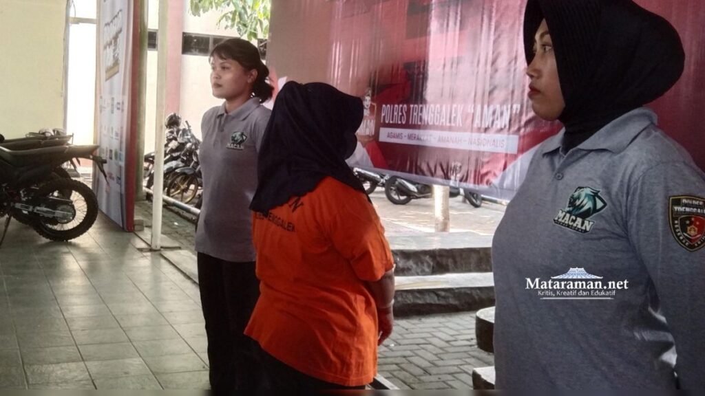 Pensiunan PNS Trenggalek Korupsi Dana BOS Total Rp 514 Juta Diamankan Polisi