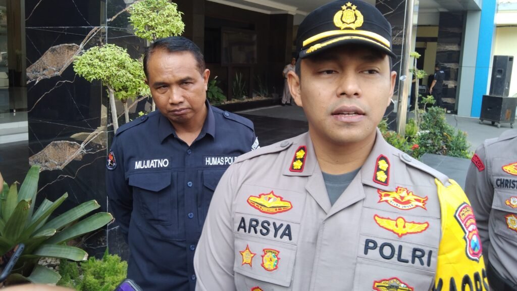 Kapolres Tulungagung dan Trenggalek Mutasi, Serah Terima Jabatan AKBP Arsya Tunggu Pulang Haji