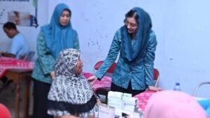 Ketua PKK Trenggalek Tinjau Posyandu Lansia Pastikan Pelayanan Bagi Usia Senja