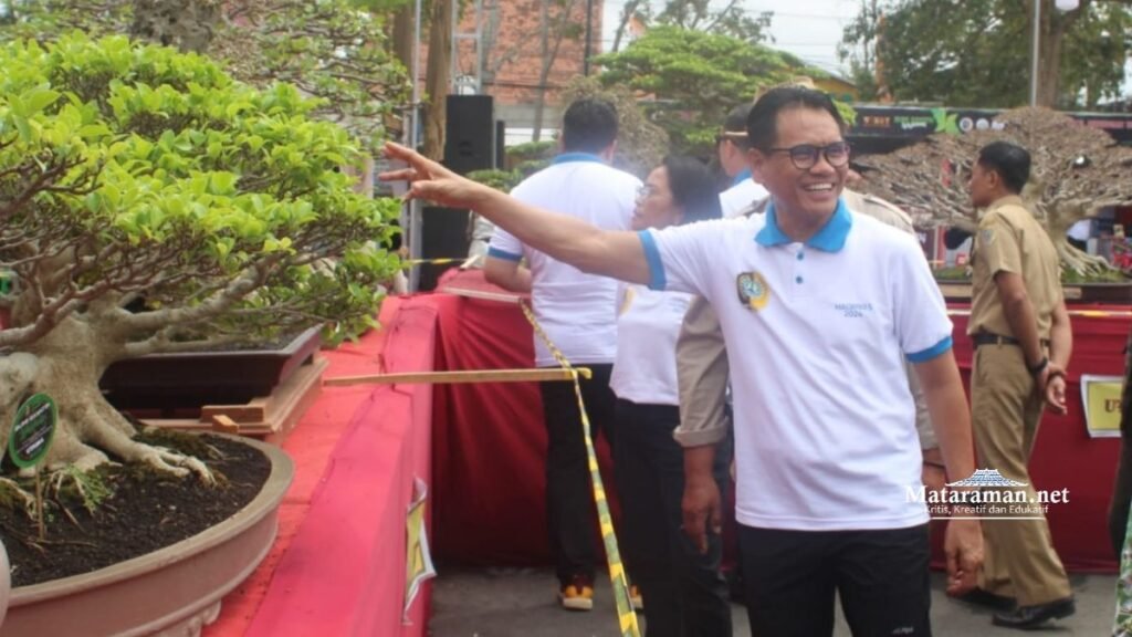 Ratusan Bonsai Meriahkan Pameran Nasional di Tulungagung