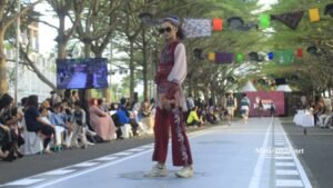 Kemeriahan Fashion Batik Festival Suguhkan Motif Batik Khas Kediri