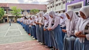SMAN Kedungwaru Tulungagung Doa Bersama Usai Kecelakaan di Tol Sumo