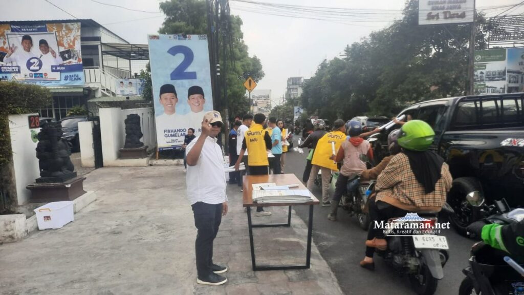 Jelang Debat, Tim Pemenangan Firhando Gumelar- Haji Rudi Berbagi Ribuan Nasi Kotak di Jumat Berkah
