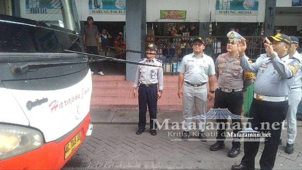 Satlantas Polres Tulungagung Periksa Armada Bus di Terminal Gayatri: Semua Layak Jalan