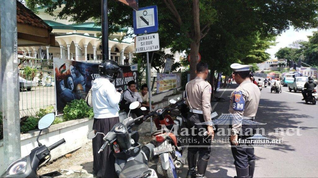 54 Pengendara di Perempatan Alun-alun Kota Kediri Terkena Tilang Polisi