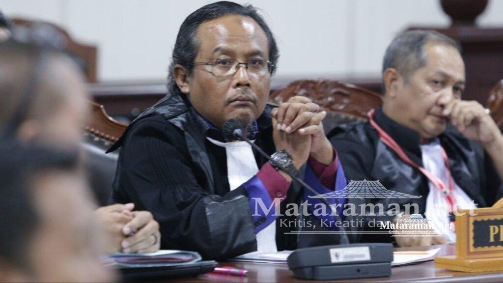 Kuasa Hukum Paslon Mardinoto Bacakan Sidang Pemeriksaan Pendahuluan di MK
