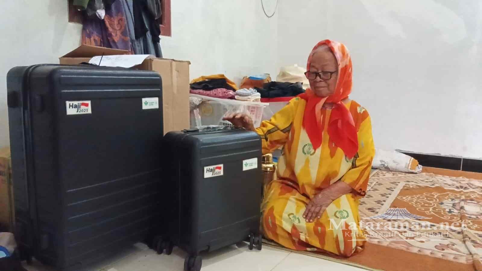 Sarinah Penjual Jamu-Kerupuk di Trenggalek Naik Haji