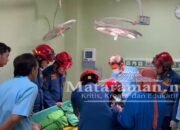 Damkar-Tim Medis Tangani Dua Cincin Tertutup Kulit ODGJ Trenggalek