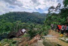 Hujan Tiga Jam Sebabkan Tebing Longsor, Menimpa 3 Rumah di Trenggalek