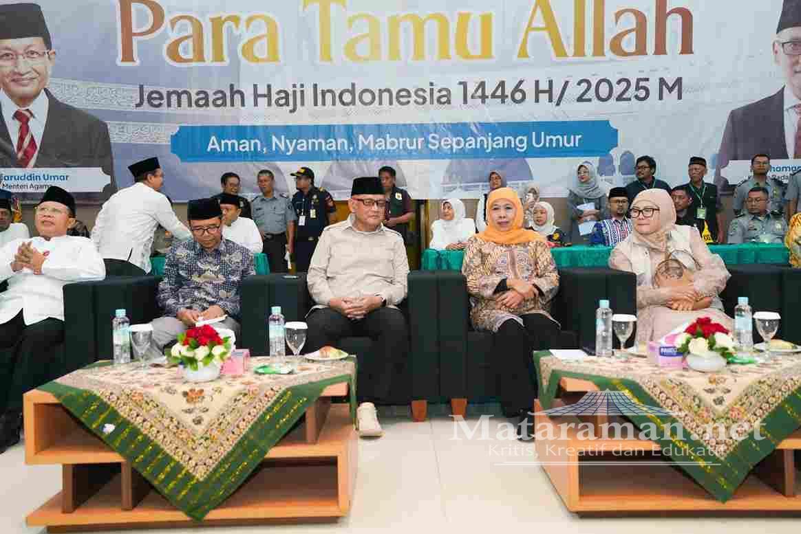 Khofifah Lepas Kloter Pertama Haji Jatim 2025, Doakan Indonesia Aman dan Sejahtera