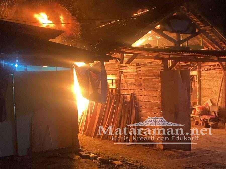 Dua Lokasi Usaha Terbakar gegara Bakar Sampah di Trenggalek