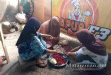 Dapur Umum Ma'arif Sediakan Ribuan Makanan untuk Korban Banjir Trenggalek