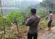Eskavator Tak Bisa ke Lokasi Longsor Trenggalek, Hanya Gunakan Alat Manual