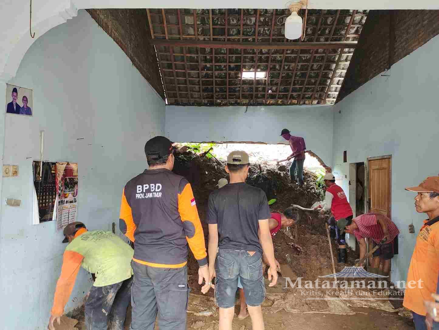 Longsor di Tulungagung Sebabkan Tembok Rumah warga Jebol