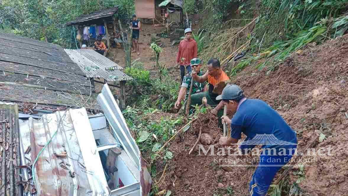 Tebing Setinggi 25 Meter di Trenggalek Longsor, Dinding Rumah Warga Jebol