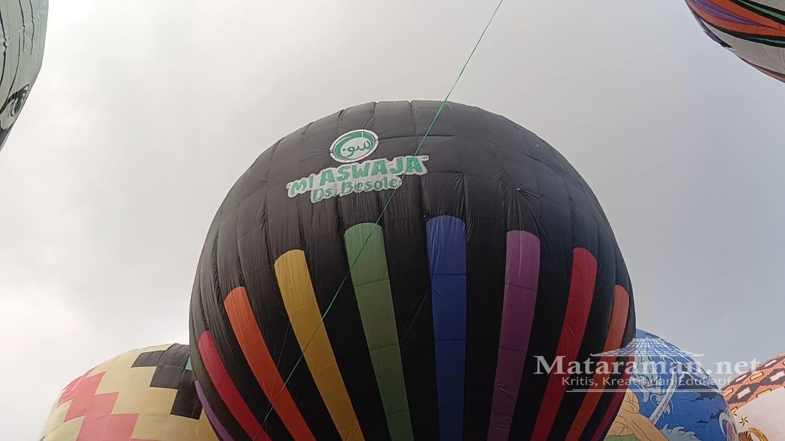 MI Aswaja Besole Tulungagung Juara Favorit Festival Balon