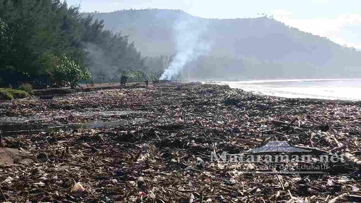 Pemkab Tutup Mata Sampah Pantai Gemah, Lurah Keboireng: Belum Ada Tindaklanjut