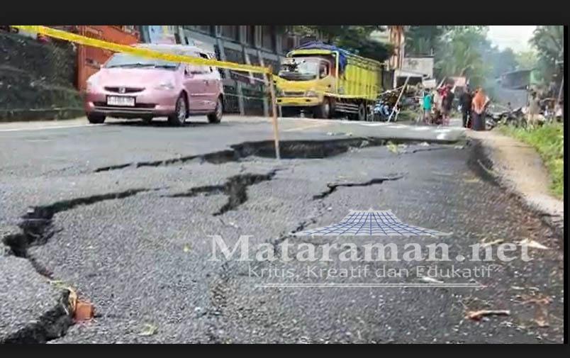 Jalan Nasional Trenggalek–Pacitan Retak dan Ambles, Akses Lalu Lintas Terganggu