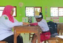 Satu Siswa Tetap Ikuti MPLS di SDN 1 Kendalrejo Trenggalek dengan Riang