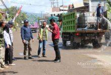 Progres Rekontruksi Jalan Sawo-Gambiran 28 Persen: Saluran Air hingga Pemadatan Jalan