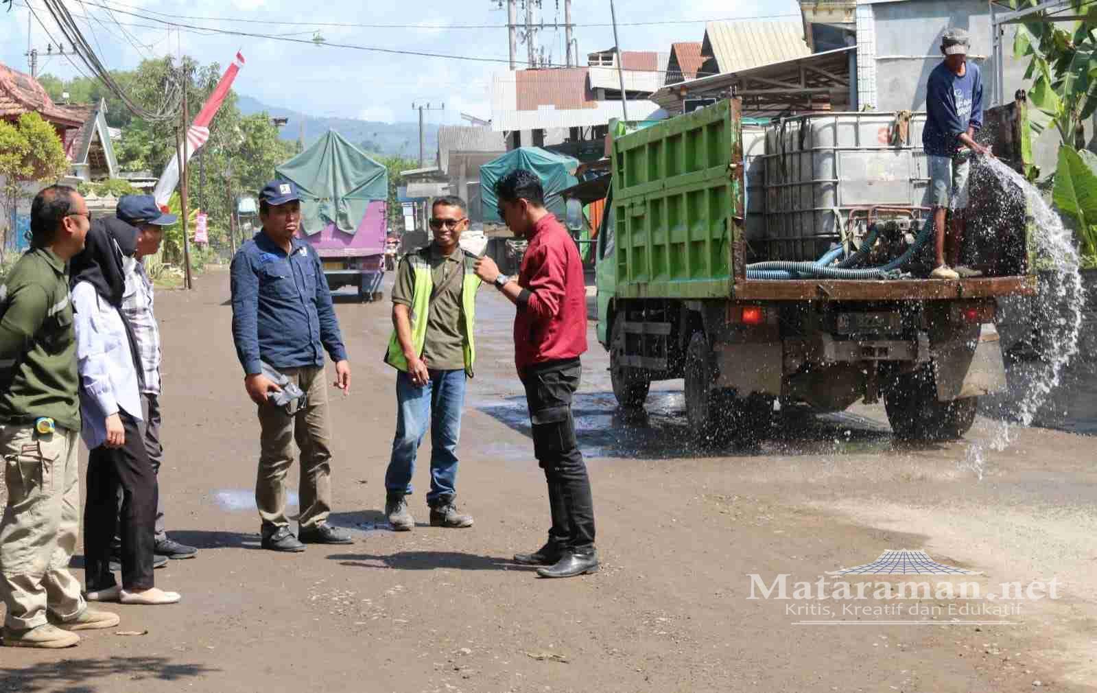 Progres Rekontruksi Jalan Sawo-Gambiran 28 Persen: Saluran Air hingga Pemadatan Jalan