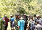 Satgas Yonif 511 Blitar Berbagi Kasih di Tengah Duka Warga Malagai