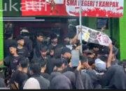 Ratusan Siswa SMAN 1 Kampak Trenggalek Tuntut Transparansi Dana Sekolah