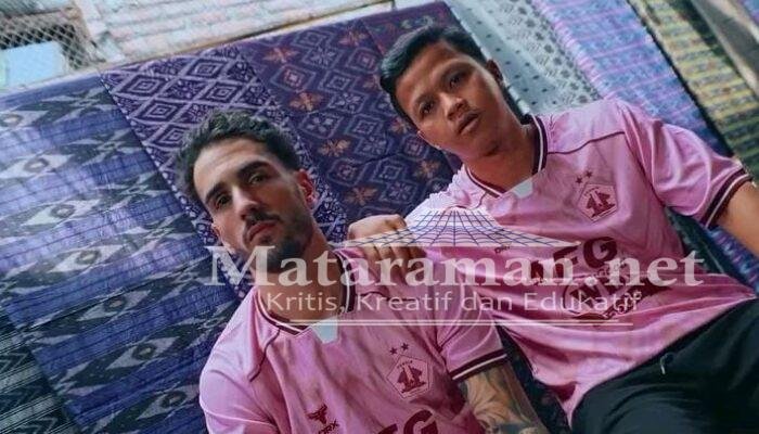 Ini Jersey Persik Motif Wastra, Khas Tenun Ikat Bandar Kota Kediri