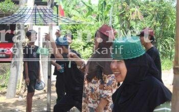 Keseruan Lomba Emak-emak Meriahkan Maulid Nabi di Trenggalek
