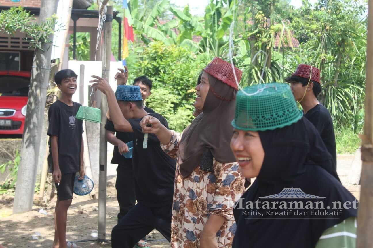 Keseruan Lomba Emak-emak Meriahkan Maulid Nabi di Trenggalek