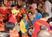 3 Ribu Sembako Dibagikan Kelenteng Tjoe Tik Kiong Tulungagung di Sembahyang Ulambana