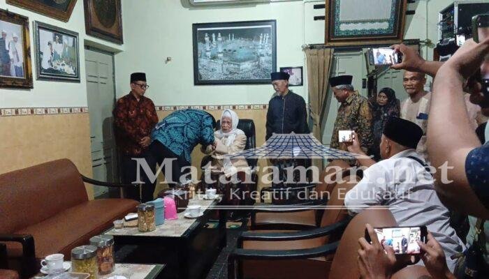 Chairul Tanjung Sungkem ke Kiai Anwar Mansur Lirboyo Kediri Buntut Tayangan Xpose Trans7