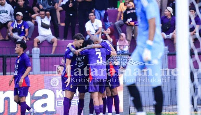 Imbang Lawan PSM, Pelatih Persik Kediri Apresiasi Kerja Pemain Hanya 10 Pemain