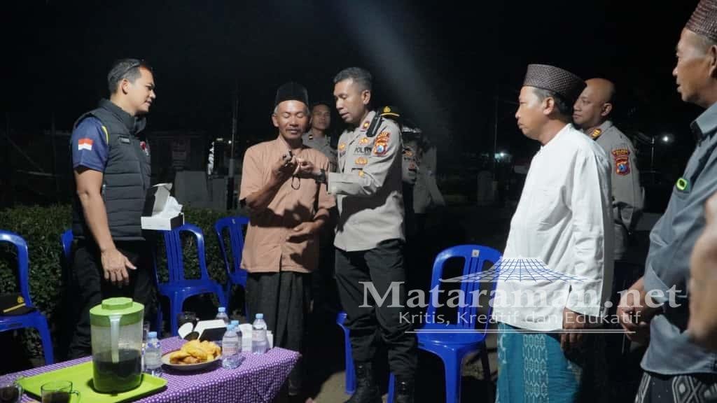 Dua Wilayah Pos Kamling Ini Terima Bantuan HT dari Polres Blitar untuk Jaga Kamtibmas