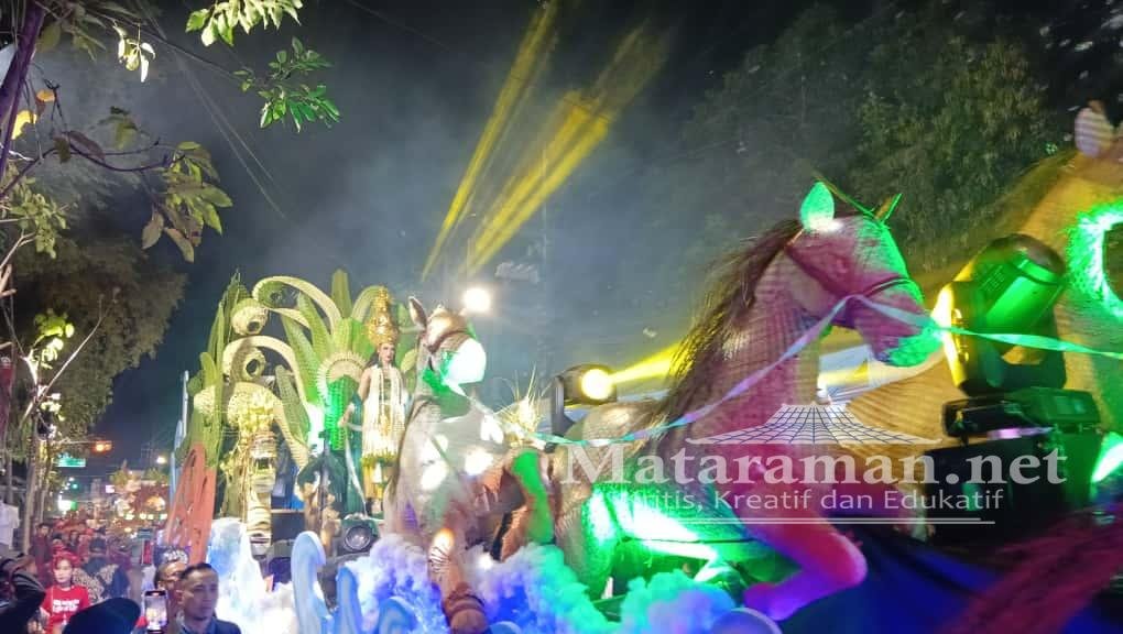 Memukau, Penampilan 'Samudra Kasetya' Kontingen GG di Dhoho Night Carnival Kota Kediri