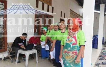 Ratusan Buruh Pabrik Rokok Trubus Alami Tulungagung Terima BLT DBHCT