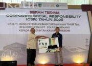 Siswa SMA Dharma Wanita Pare Kediri Terima Bantuan Laptop dari PT Sekar Pamenang