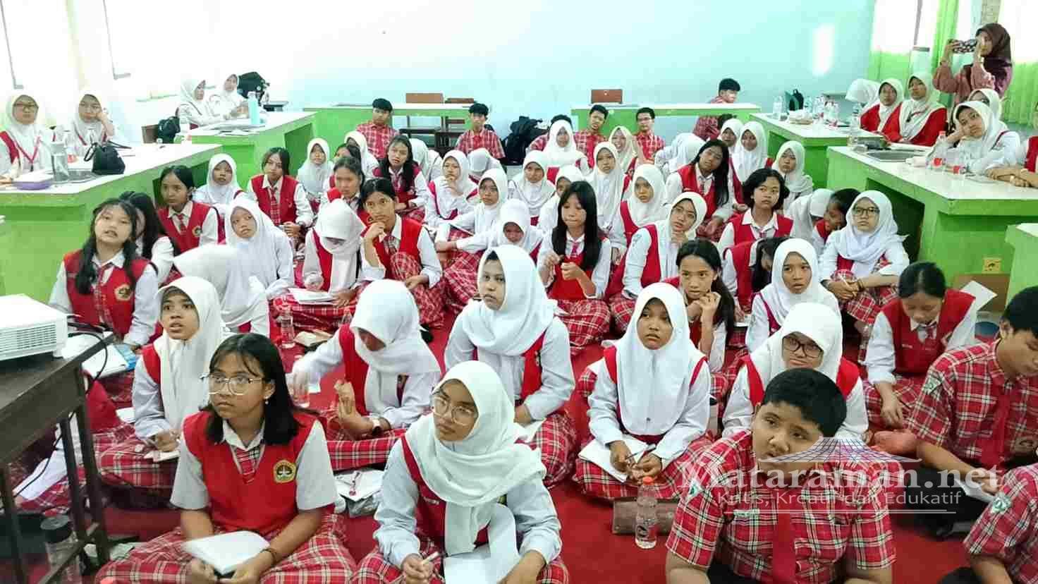 BNNK dan Media Bentengi Siswa-siswi SMPN 1 Tulungagung dari Narkoba