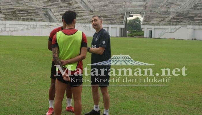 Pelatih Baru Persik Kediri Marcos Mulai Pimpin Skuad Macan Putih