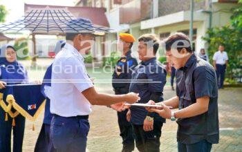 Gagalkan Pencurian Baut Penambat Bantalan Rel, Dua Warga Blitar Terima Penghargaan