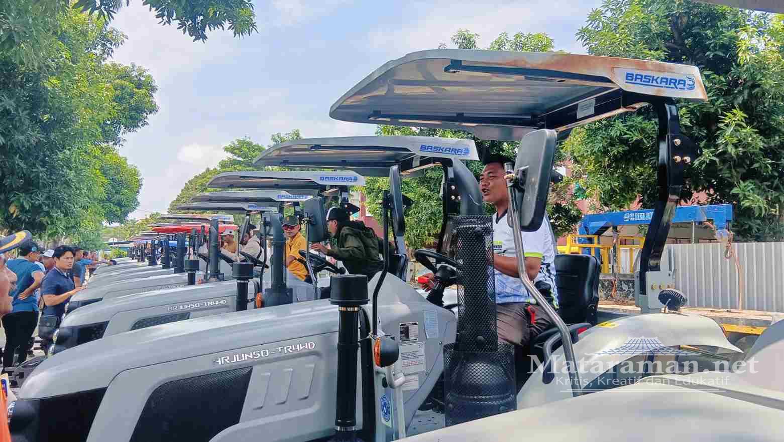 Genjot Swasembada Pangan, Puluhan Petani Kediri Dapat Puluhan Alsintan-Benih Padi 70 Ton 