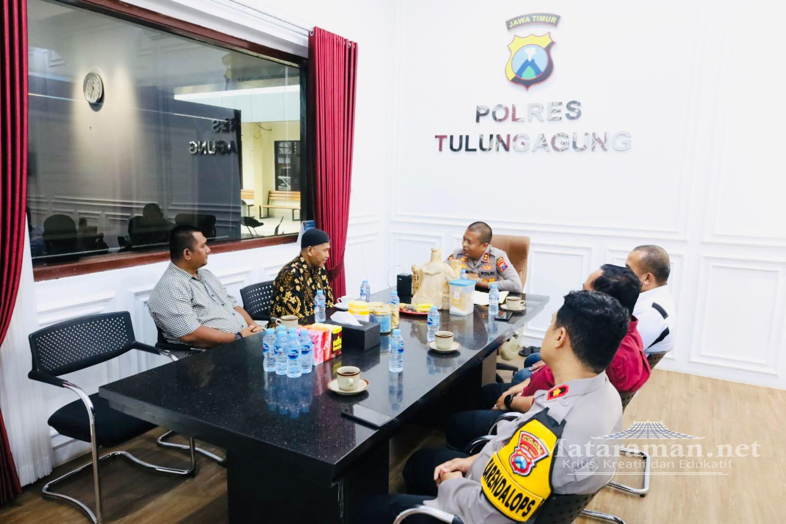 Jelang UKT Ratusan Santri, Ketua Gasmi Tulungagung Bersilaturahmi ke Kapolres