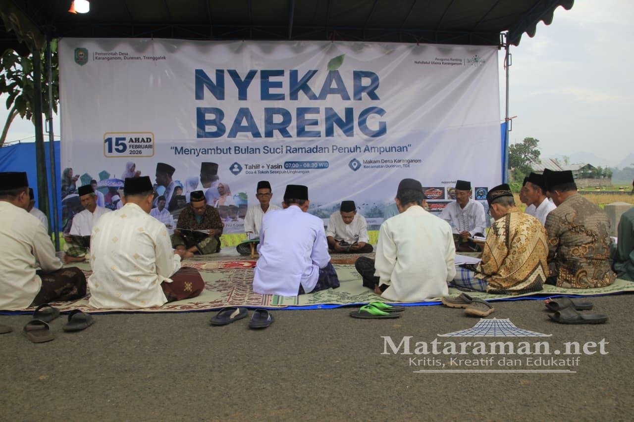 Jelang Ramadan, Ratusan Warga Karanganom Trenggalek Antusias Ikuti 'Nyekar Bareng'