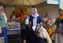 Sumringah, Kader PKK Kediri Terima Hadiah Belanja, Bonus Pengabdian Lebih 30 Tahun