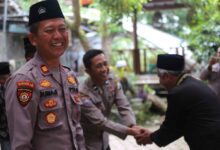 Polsek Bandung Tulungagung Pastikan Open House Ketua Pagar Nusa Gasmi Berlangsung Kondusif