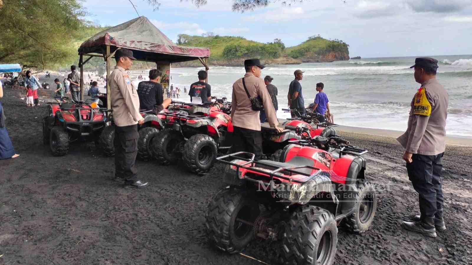 Ramai Pengunjung, Polisi Tingkatkan Pengamanan di Pantai Serang Blitar