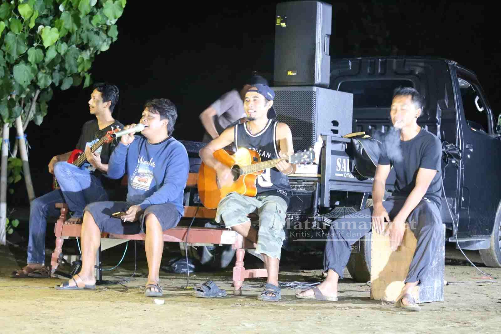 Eks Karang Taruna Tanggulturus Pererat Silaturahmi Lewat Buka Bersama di Pantai Gemah
