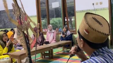 Kiai di Blitar Ini Gunakan Wayang Kulit sebagai Media Dakwah Ramadan