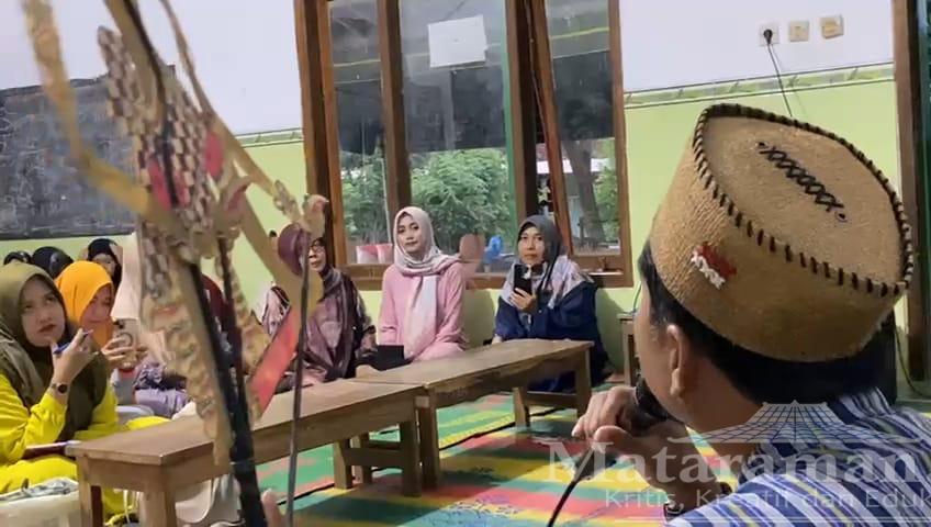 Kiai di Blitar Ini Gunakan Wayang Kulit sebagai Media Dakwah Ramadan