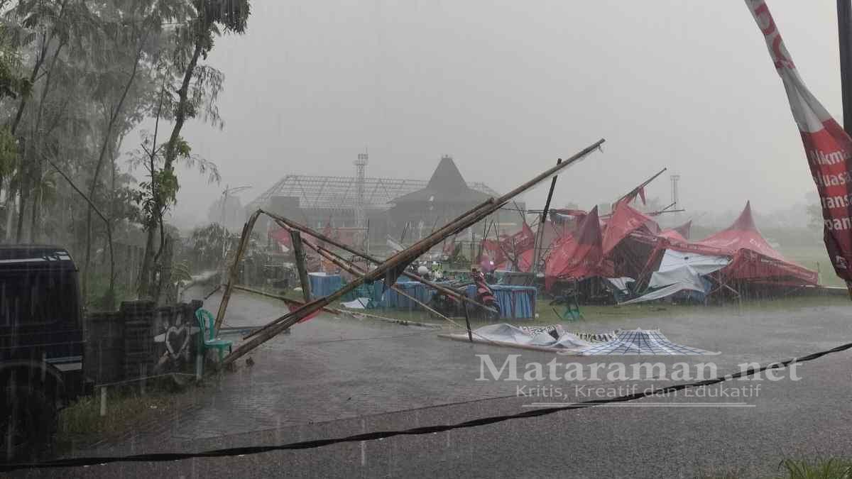 Hujan Deras Angin Kencang Landa Tulungagung, Belasan Rumah Rusak